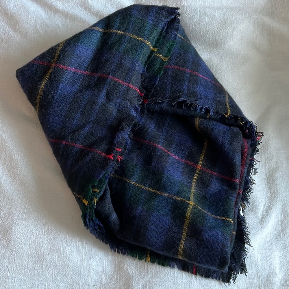 Shirleah Navy Square Wrap